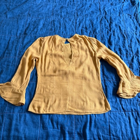 Reformation Top Crew Neck Yellow Mustard Blouse Size Small - Picture 2 of 9